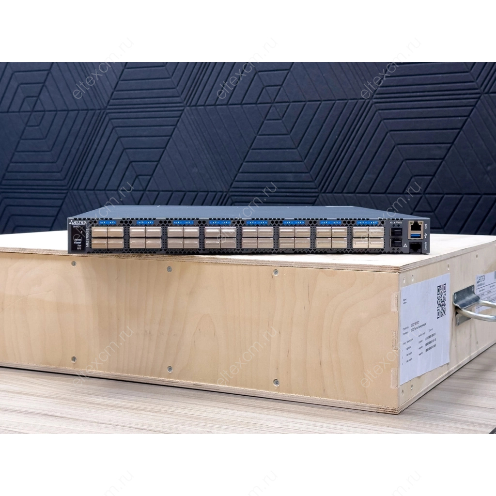 Коммутатор Eltex MES5700-32: 32 порта 400G QSFP56-DD, 2 порта 10G SFP+