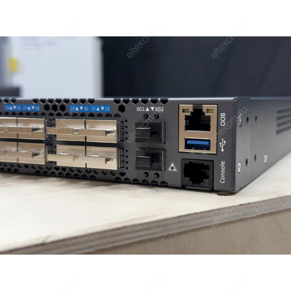 Коммутатор Eltex MES5700-32: 32 порта 400G QSFP56-DD, 2 порта 10G SFP+