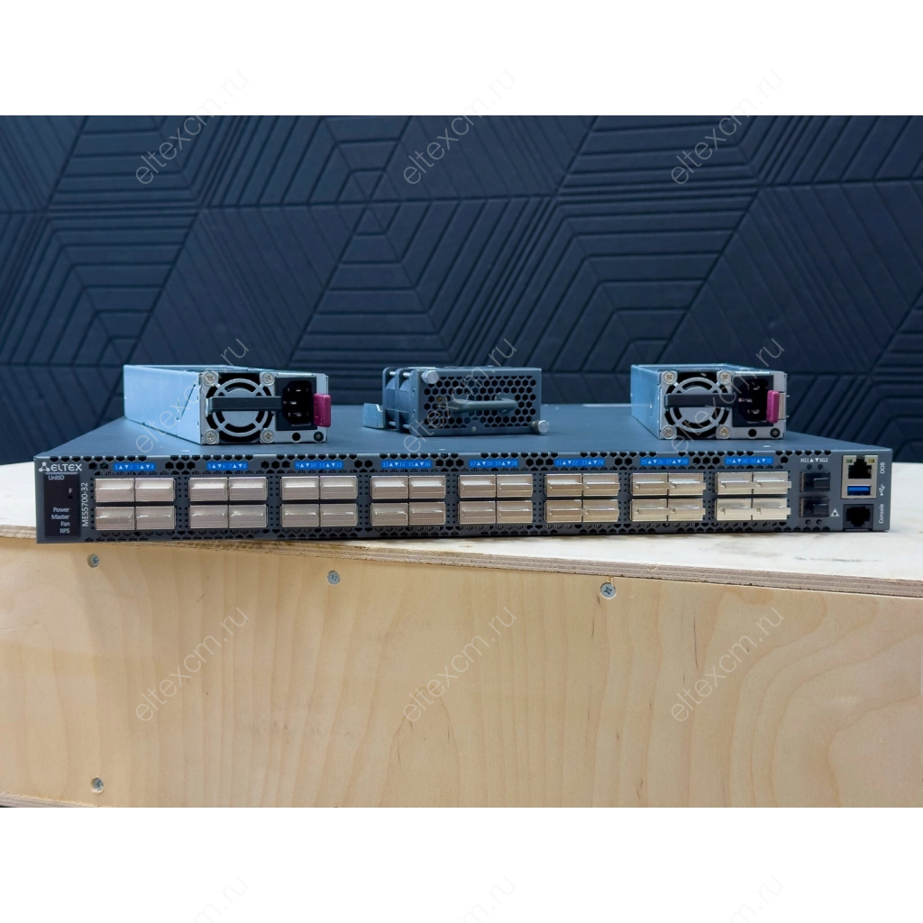 Коммутатор Eltex MES5700-32: 32 порта 400G QSFP56-DD, 2 порта 10G SFP+